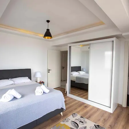 Blueroza Elegant Sea View By Holidaykeys