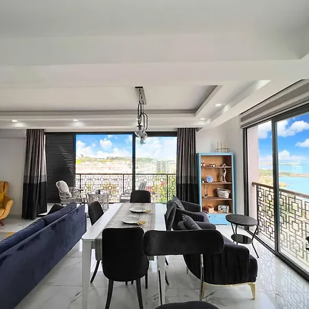 Blueroza Elegant Sea View By Holidaykeys *