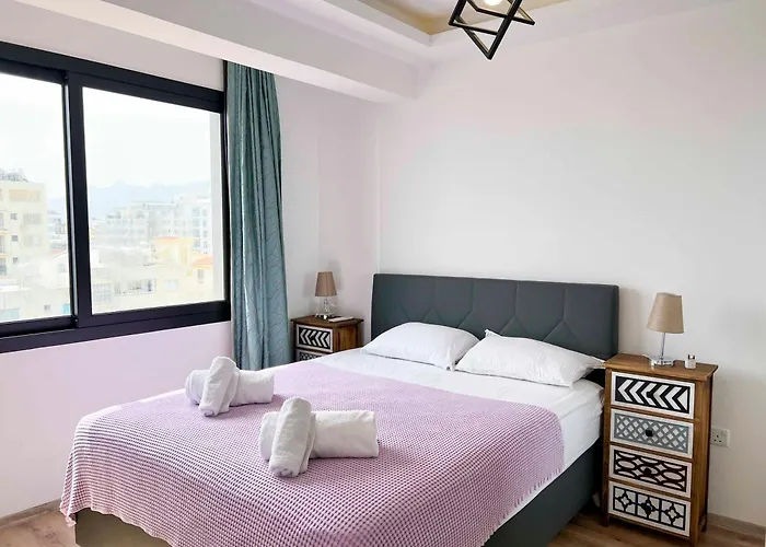 Blueroza Elegant Sea View By Holidaykeys *