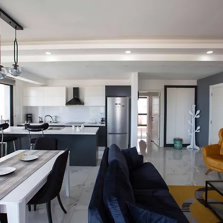 Blueroza Elegant Sea View By Holidaykeys Apartment *