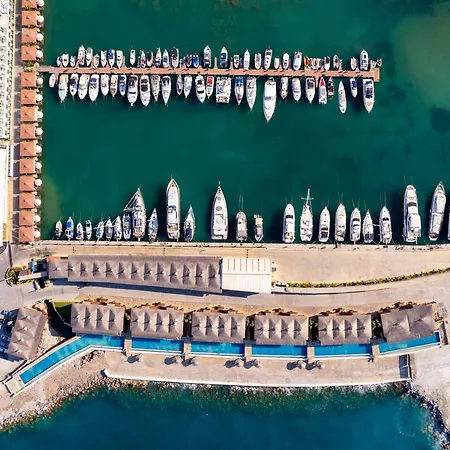Blueroza Elegant Sea View By Holidaykeys Appartement