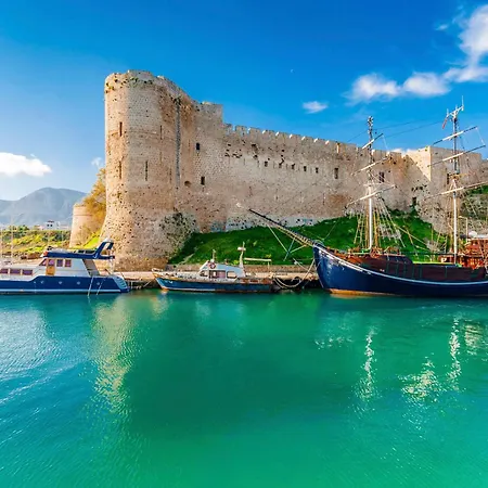 Blueroza Elegant Sea View By Holidaykeys *